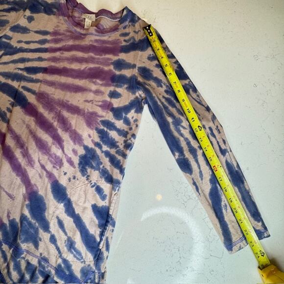 LOGO by Lori Goldstein Sz Large Tie-Dye Top with Hi-Low Hem - Picture 9 of 13